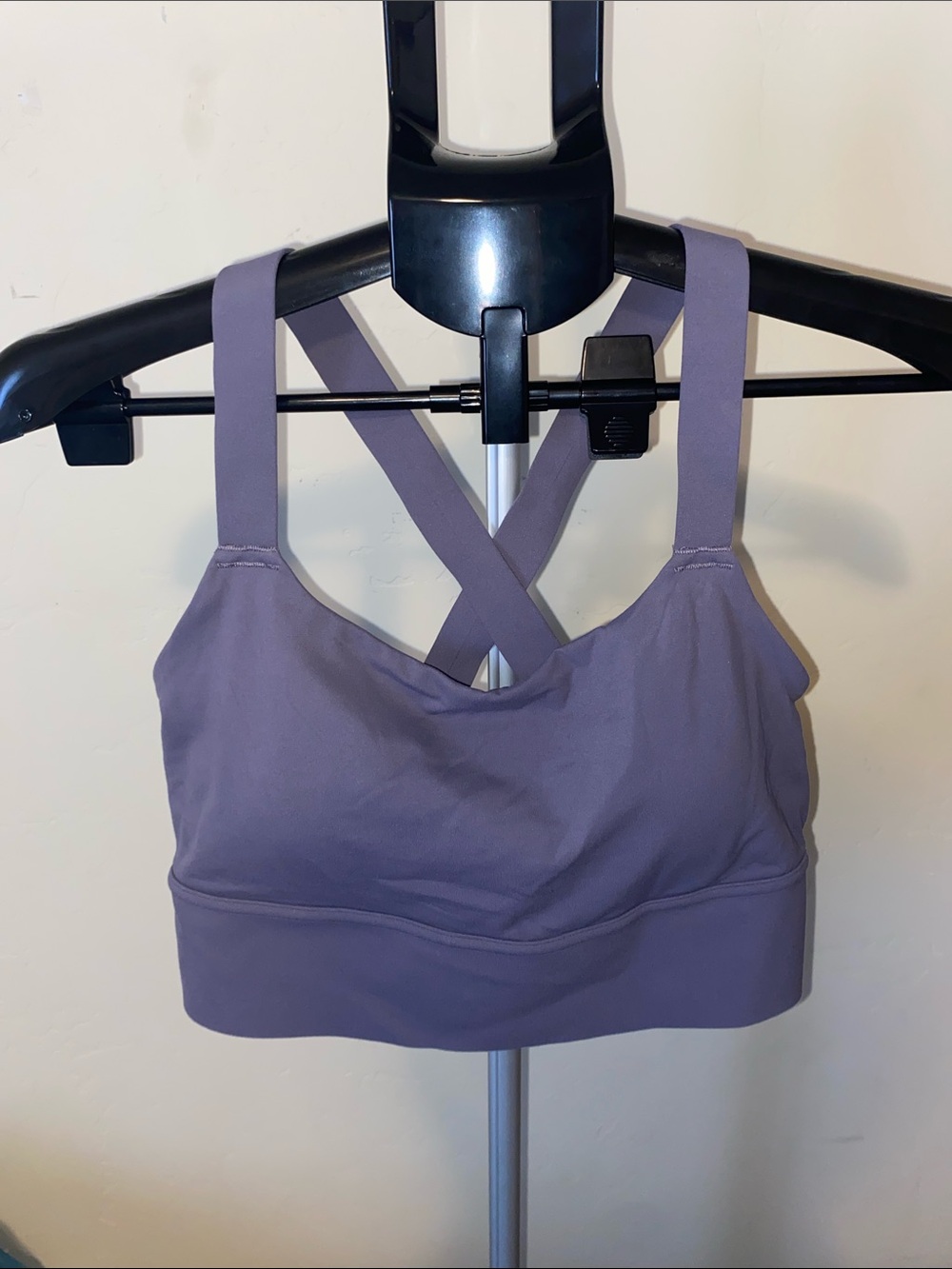 NWOT ATHLETA PURPLE SPORTS BRA SIZE MEDIUM